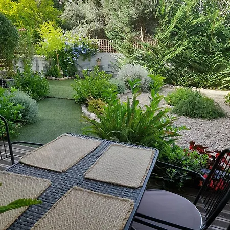 Garden By The Sea Apartment