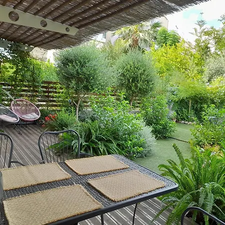 Garden By The Sea Apartment