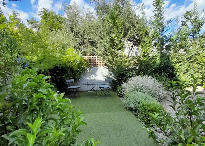 Apartment Garden By The Sea *