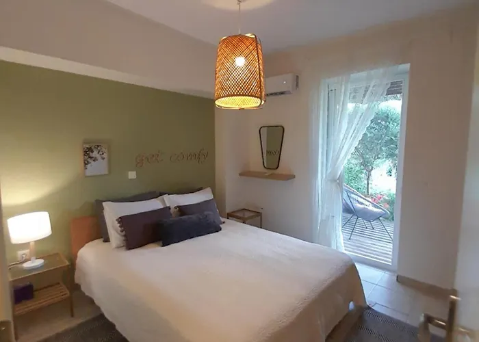 Garden By The Sea Apartment Kalamata